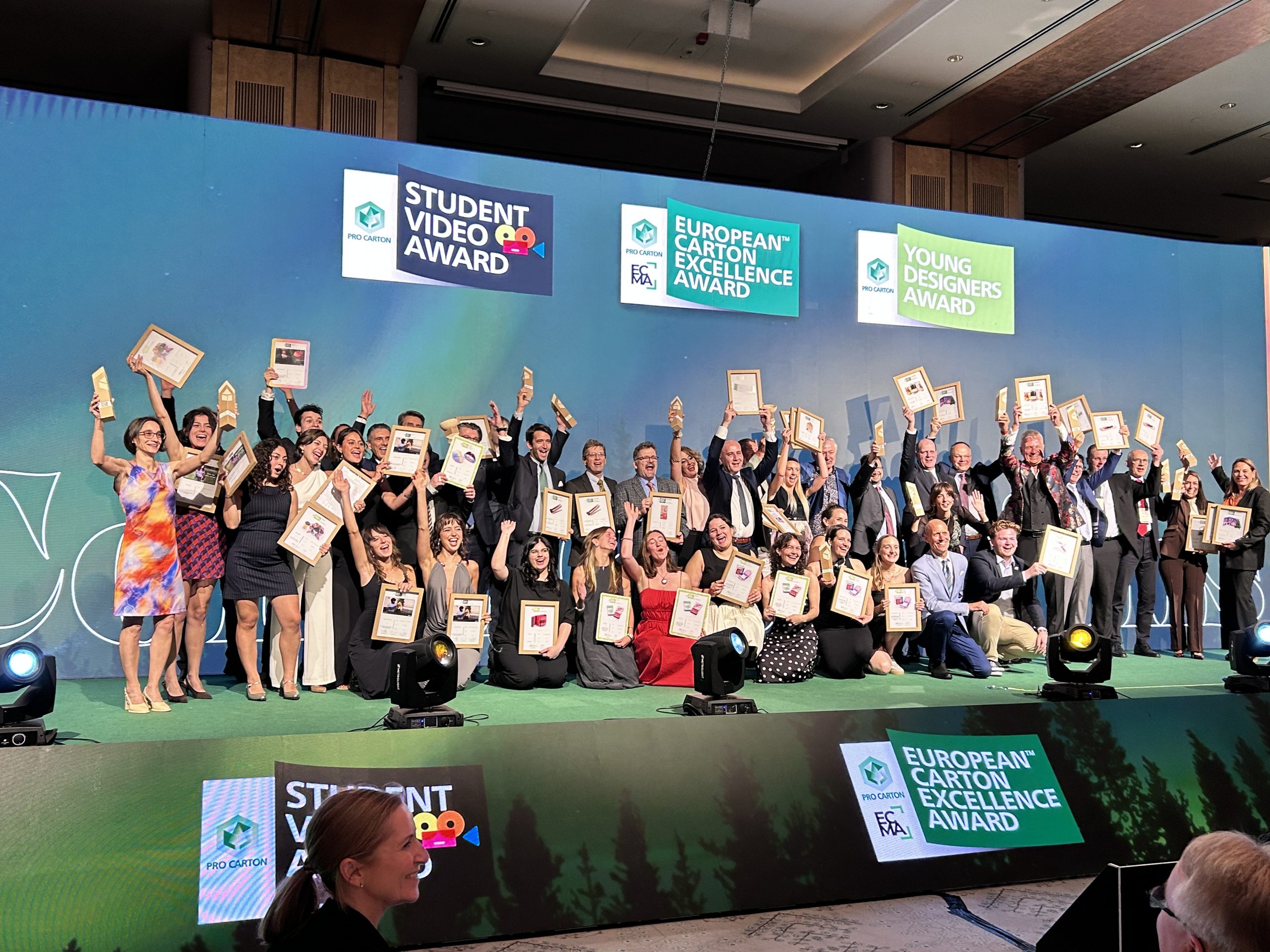 Pro Carton Yarışmaları Ödülleri İstanbul'da Sahiplerini Buldu